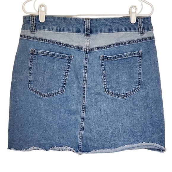 7162 * No Boundaries Patchwork Denim Mini Skirt Size 15 - Picture 2 of 8